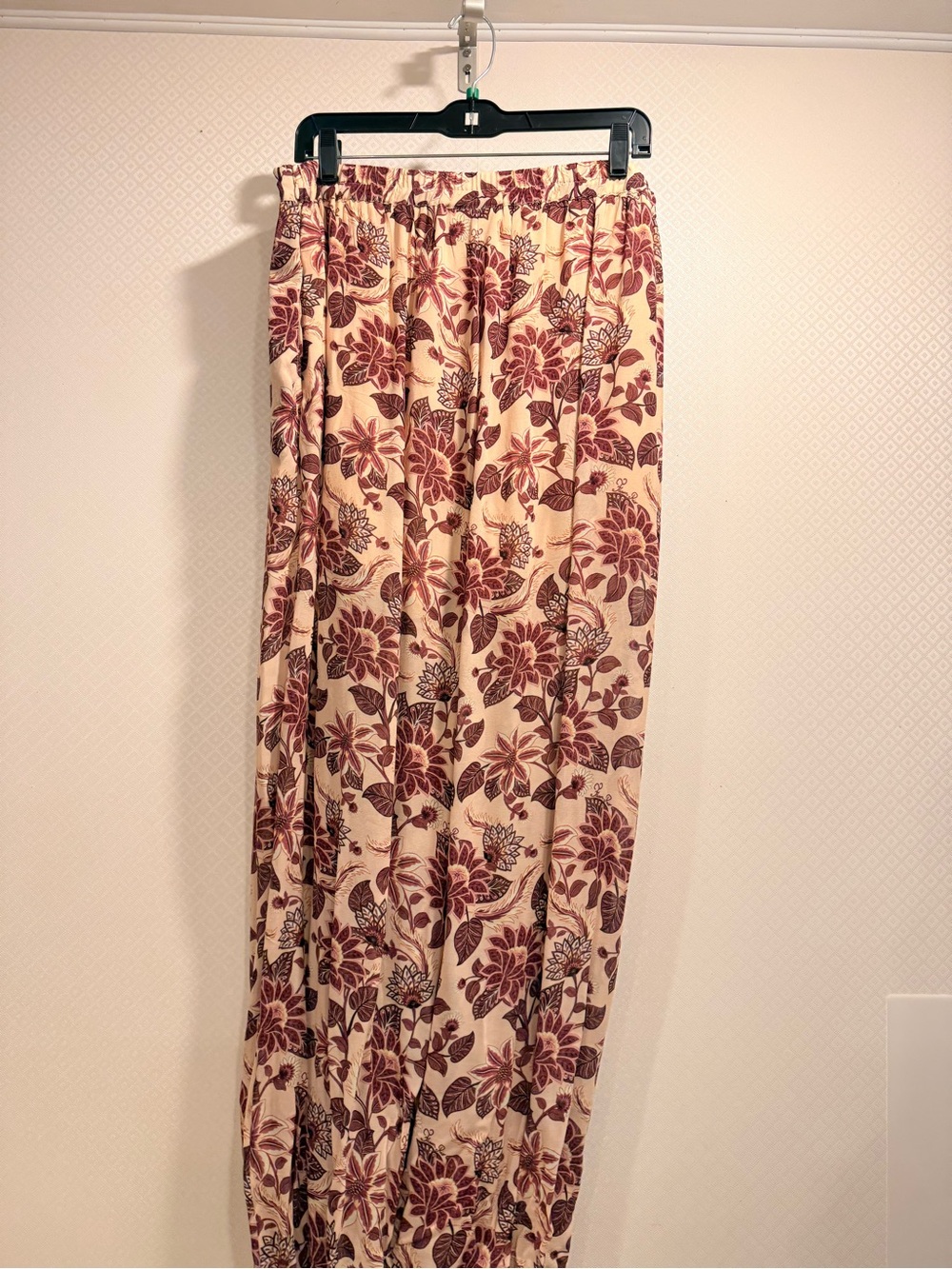 FARM Rio Burgundy Floral Balloon Pants on Cream Size L - Picture 4 of 13